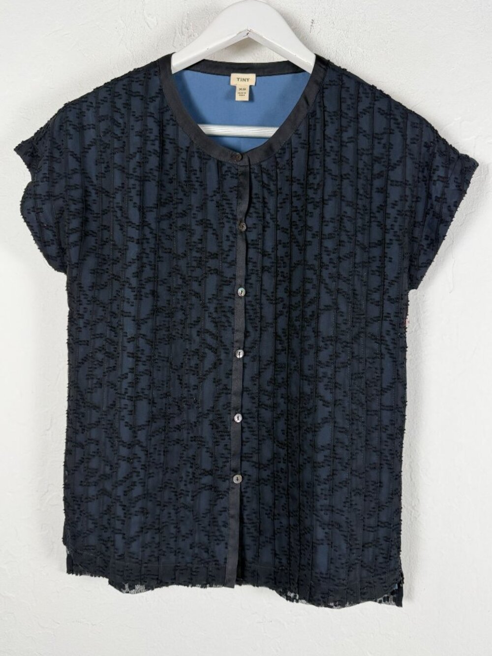 Tiny Anthropologie Women’s Navy Blue Textured Lace Overlay Button-Down Blouse XS